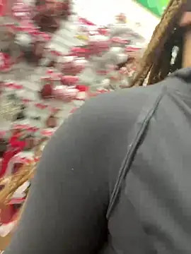 MelSaunders online show from December 10, 2024, 11:30 pm