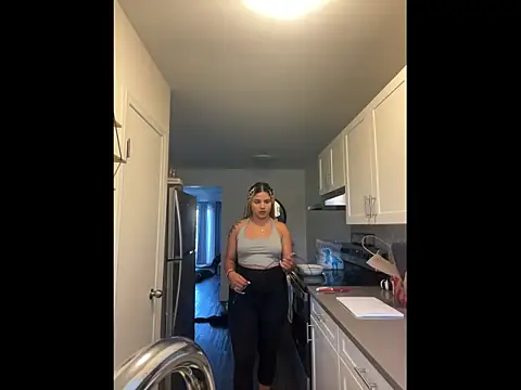 MelSaunders online show from September 10, 2025, 9:59 pm