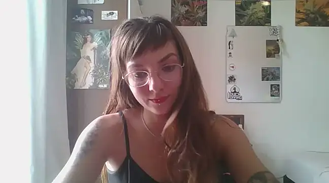Snapshot of SweetyBabyDemon chatting on December 6, 2024, 1:11 pm SweetyBabyDemon online show from December 6, 2024, 1:11 pm