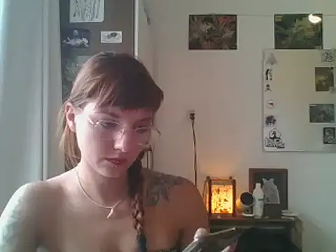 Snapshot of SweetyBabyDemon chatting on December 19, 2024, 8:13 pm SweetyBabyDemon online show from December 19, 2024, 8:13 pm
