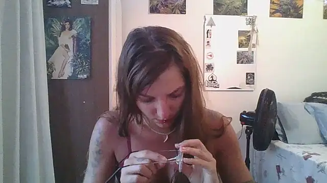 Snapshot of SweetyBabyDemon chatting on March 9, 2025, 8:31 pm SweetyBabyDemon online show from March 9, 2025, 8:31 pm