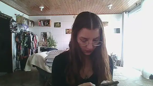 SweetyBabyDemon online show from October 31, 2025, 1:12 pm