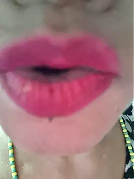 Snapshot of gatadeojosclaros chatting on May 1, 2026, 1:54 am gatadeojosclaros online show from May 1, 2026, 1:54 am