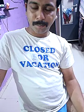 Snapshot of GlassBarge9 chatting on January 5, 2025, 5:20 pm GlassBarge9 online show from January 5, 2025, 5:20 pm