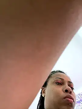 Snapshot of BrianaHazel chatting on November 5, 2025, 11:27 pm BrianaHazel online show from November 5, 2025, 11:27 pm