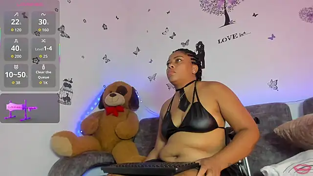 Snapshot of BrianaHazel chatting on November 13, 2025, 11:47 pm BrianaHazel online show from November 13, 2025, 11:47 pm