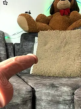 Snapshot of BrianaHazel chatting on January 15, 2026, 2:05 am BrianaHazel online show from January 15, 2026, 2:05 am