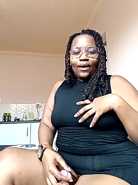 Snapshot of ThaBundaa chatting on February 5, 2026, 1:05 pm ThaBundaa online show from February 5, 2026, 1:05 pm