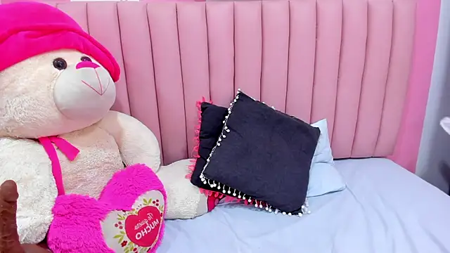 ISABELLA 020 online show from October 30, 2025, 2:02 am