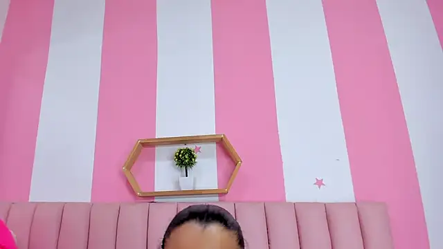 ISABELLA 020 online show from March 19, 2026, 12:31 pm