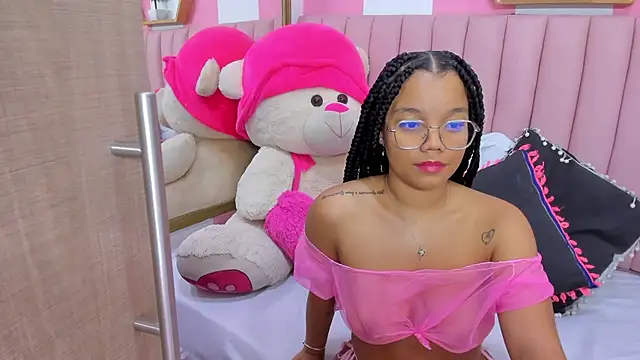 ISABELLA 020 online show from May 22, 2026, 12:07 am