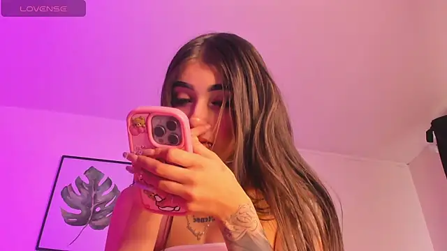 Snapshot of Andrea_flow chatting on February 4, 2025, 1:38 pm Andrea flow online show from February 4, 2025, 1:38 pm