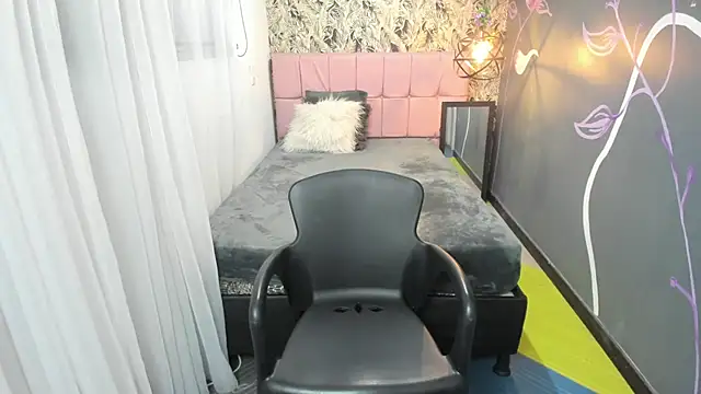 EmmaaEvans  online show from January 29, 2025, 11:51 am