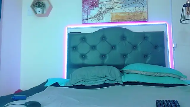 Kim clark1 online show from September 12, 2025, 2:50 pm