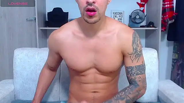 Tristan-bm online show from November 7, 2025, 12:49 pm