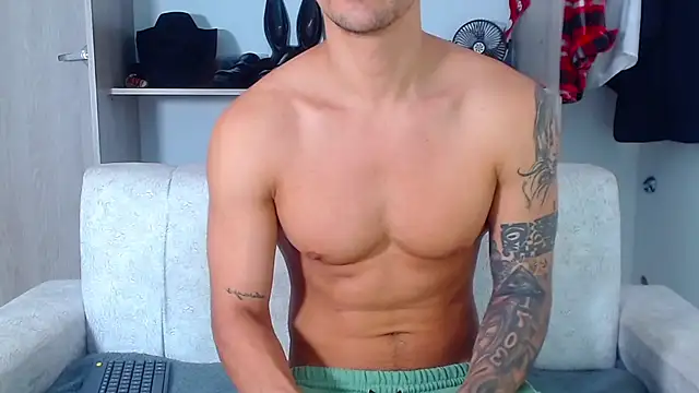 Tristan-bm online show from November 15, 2025, 12:13 pm