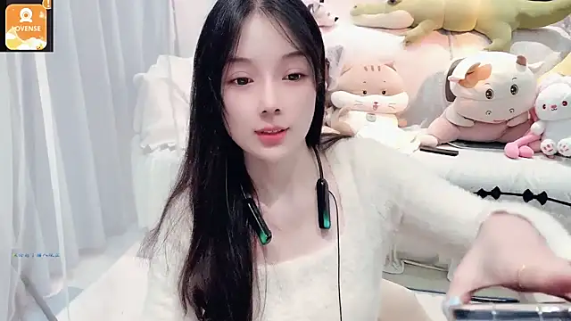 Snapshot of AKiKi711 chatting on October 19, 2025, 4:29 pm AKiKi711 online show from October 19, 2025, 4:29 pm