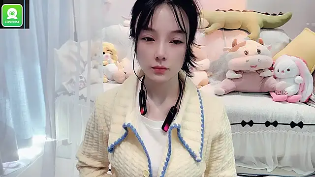 Snapshot of AKiKi711 chatting on November 2, 2025, 4:26 am AKiKi711 online show from November 2, 2025, 4:26 am