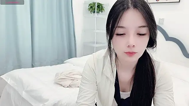 AKiKi711 online show from April 8, 2026, 2:39 pm