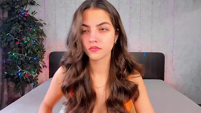 Milana Crystal  online show from February 3, 2025, 8:13 am