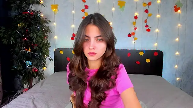 Milana Crystal  online show from November 27, 2025, 8:16 am