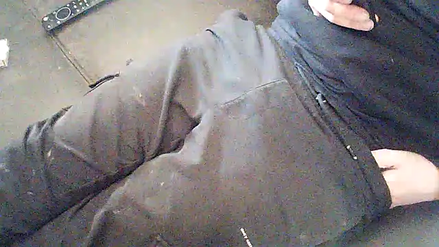 kiksnap-meistro5 online show from April 7, 2026, 1:55 pm