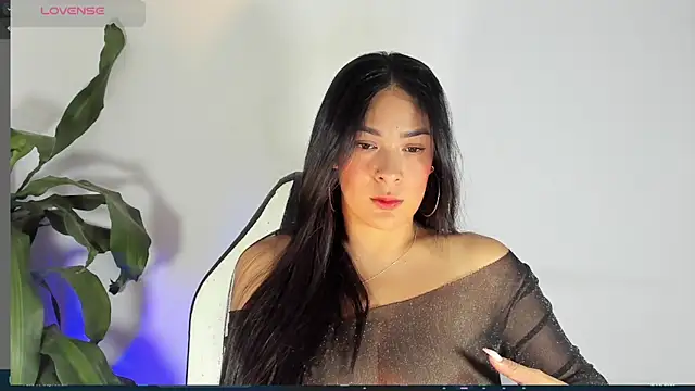 bella hadid1  online show from March 4, 2025, 3:44 am