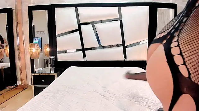 LiaObrien online show from November 23, 2025, 9:14 pm