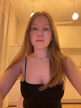 Eva Weyne online show from October 7, 2025, 8:06 pm