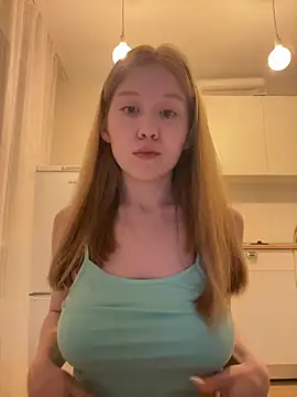 Snapshot of Eva_Weyne chatting on July 22, 2026, 9:28 pm Eva Weyne online show from July 22, 2026, 9:28 pm