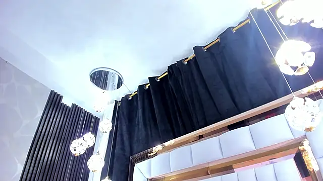 SarayRoyse online show from September 16, 2025, 7:26 pm