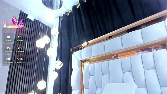 SarayRoyse online show from November 10, 2025, 7:35 pm