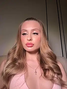 Sweet  Milly online show from February 13, 2026, 2:24 pm