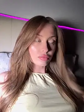 Sweet  Milly online show from April 21, 2026, 5:50 pm