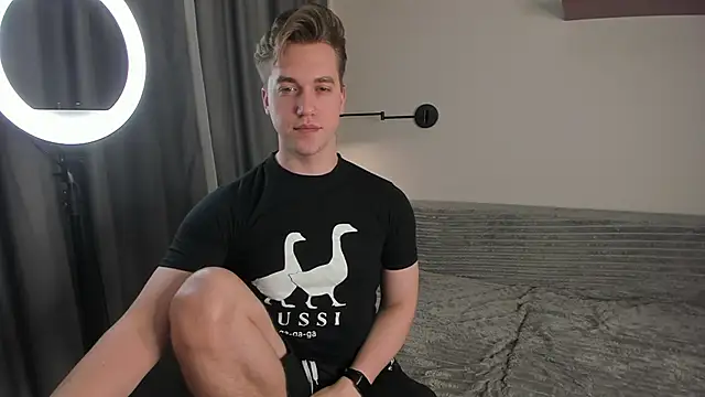 Snapshot of AustinButler chatting on December 1, 2024, 7:58 pm AustinButler online show from December 1, 2024, 7:58 pm