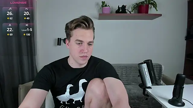 Snapshot of AustinButler chatting on December 14, 2024, 7:46 pm AustinButler online show from December 14, 2024, 7:46 pm