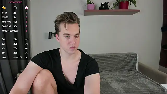 Snapshot of AustinButler chatting on December 15, 2024, 8:36 pm AustinButler online show from December 15, 2024, 8:36 pm