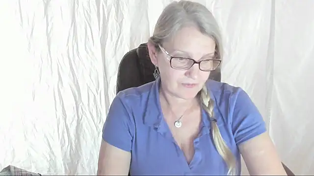 irinamaux online show from March 7, 2025, 9:51 am