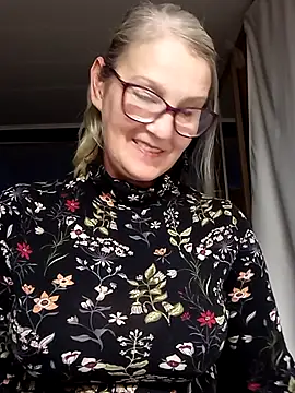 irinamaux online show from September 27, 2025, 4:50 am