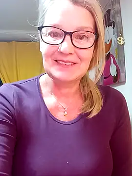 irinamaux online show from March 7, 2026, 11:02 pm