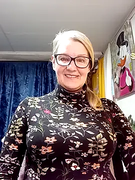 irinamaux online show from April 2, 2026, 4:04 pm