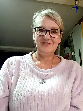irinamaux online show from May 31, 2026, 5:04 am