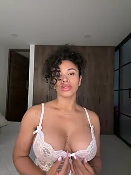 Brunettexio online show from December 14, 2024, 2:31 pm