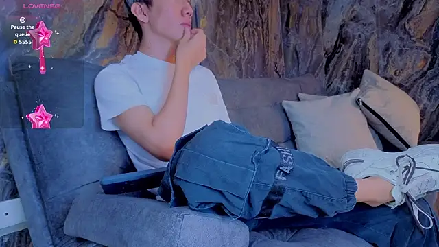 Levii Ackermann online show from October 1, 2025, 3:29 pm