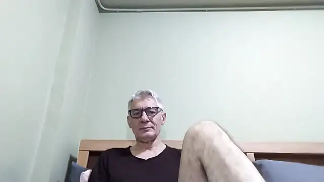 BIGUNCUTHARDCOCK online show from October 8, 2025, 12:08 am