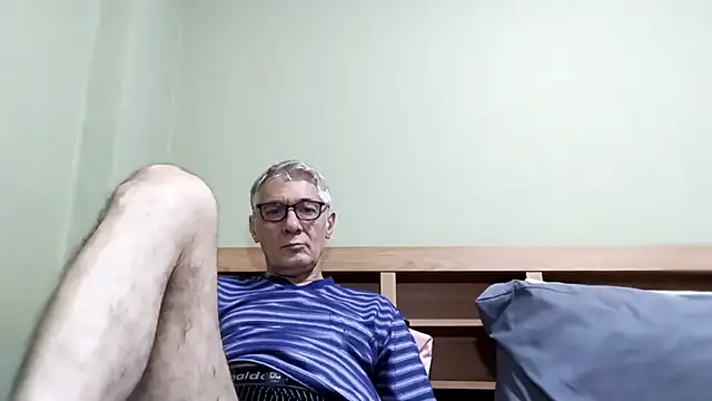 BIGUNCUTHARDCOCK online show from October 29, 2025, 12:57 am