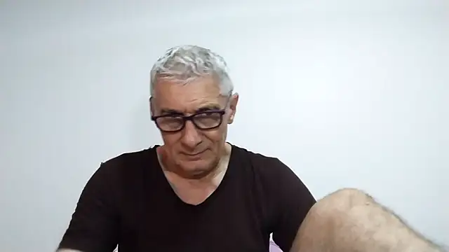 BIGUNCUTHARDCOCK online show from April 14, 2026, 1:33 am