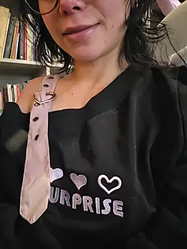 loIijanne online show from July 23, 2026, 6:17 pm
