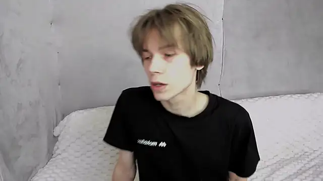 Makentoshi  online show from September 15, 2025, 7:30 am