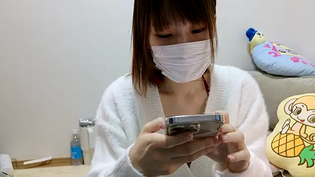 Snapshot of hi---chan- chatting on December 19, 2024, 1:28 am hi---chan- online show from December 19, 2024, 1:28 am